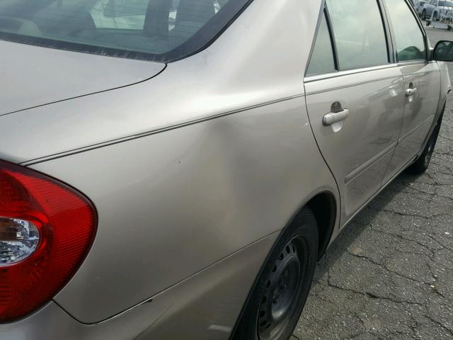 4T1BE32K33U226553 - 2003 TOYOTA CAMRY LE 金色 照片 9