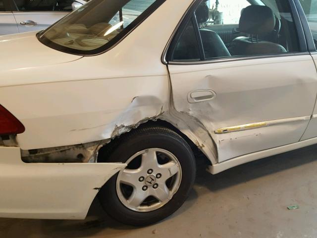 1HGCG1657YA067669 - 2000 HONDA ACCORD EX WHITE photo 9