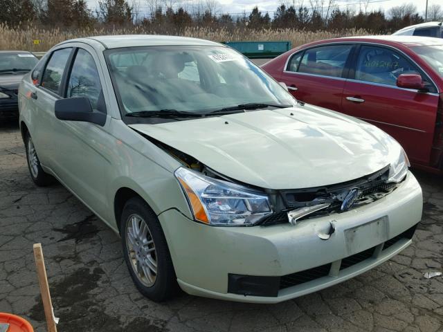 1FAHP3FN8AW136402 - 2010 FORD FOCUS SE GREEN photo 1