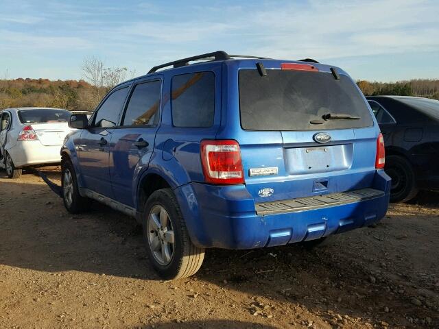 1FMCU0D77BKA72437 - 2011 FORD ESCAPE XLT BLUE photo 3