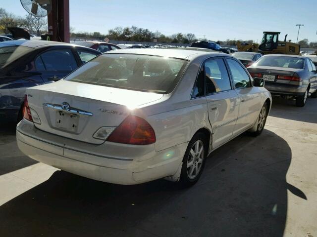 4T1BF28B5YU067010 - 2000 TOYOTA AVALON XL WHITE photo 4