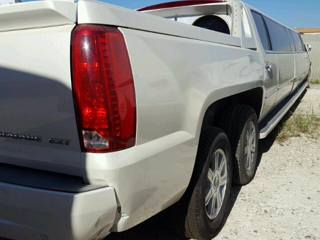 3GYFK62878G131874 - 2008 CADILLAC ESCALADE E WHITE photo 4