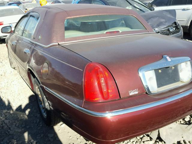 1LNHM83W9YY766369 - 2000 LINCOLN TOWN CAR C MAROON photo 3