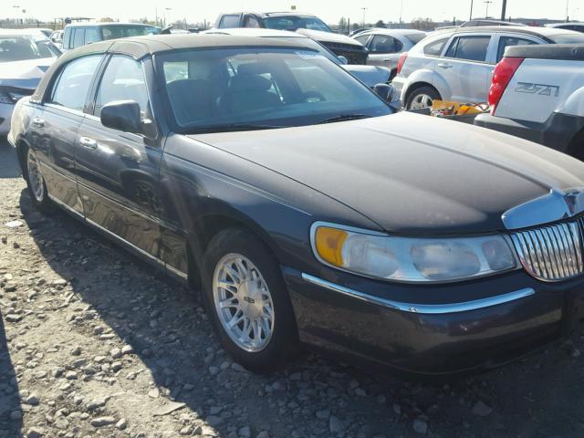 1LNFM82W1WY624121 - 1998 LINCOLN TOWN CAR S GRAY photo 1