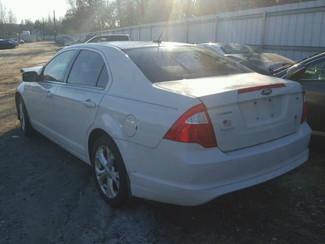 3FAHP0HA1CR141794 - 2012 FORD FUSION SE WHITE photo 3