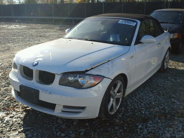 WBAUL73559VJ75737 - 2009 BMW 128 I WHITE photo 2