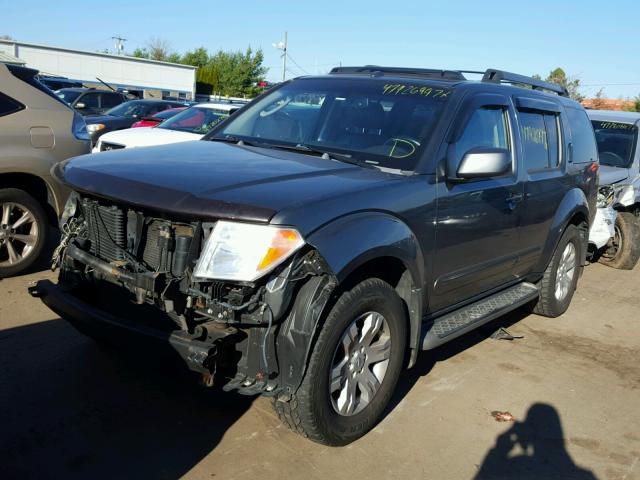 5N1AR18W66C623652 - 2006 NISSAN PATHFINDER GRAY photo 2