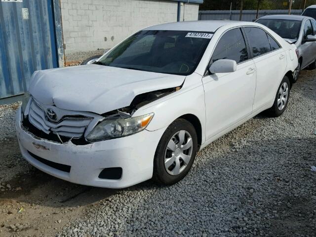 4T1BF3EK8BU688923 - 2011 TOYOTA CAMRY BASE WHITE photo 2