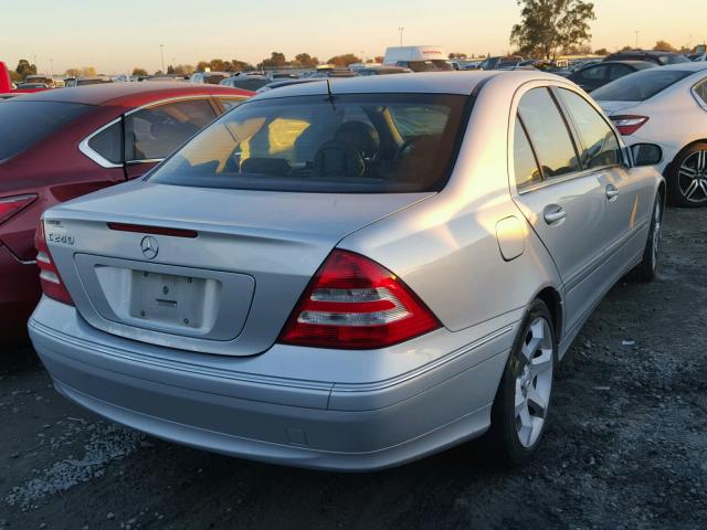 WDBRF61J65A654498 - 2005 MERCEDES-BENZ C 240 SILVER photo 4