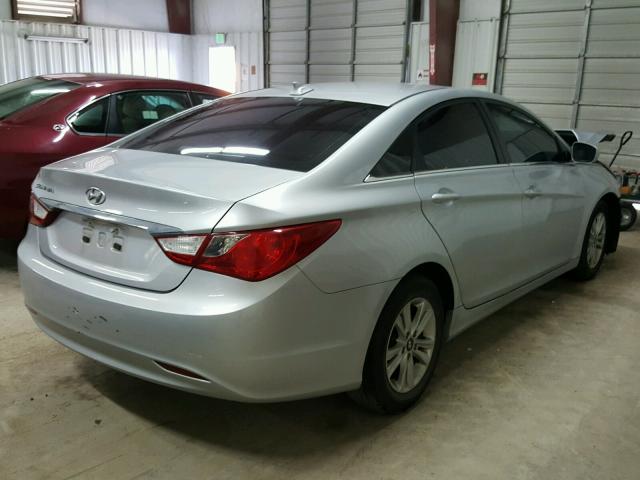 5NPEB4AC1DH724918 - 2013 HYUNDAI SONATA GLS SILVER photo 4