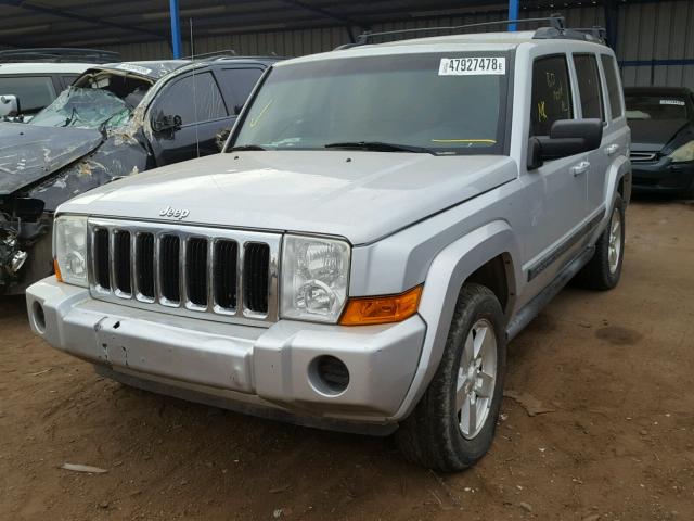 1J8HG48KX7C561349 - 2007 JEEP COMMANDER SILVER photo 2
