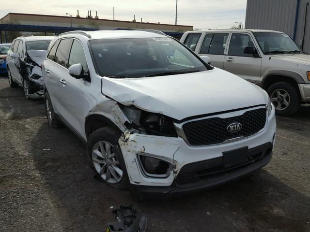 5XYPGDA53HG197456 - 2017 KIA SORENTO LX WHITE photo 1