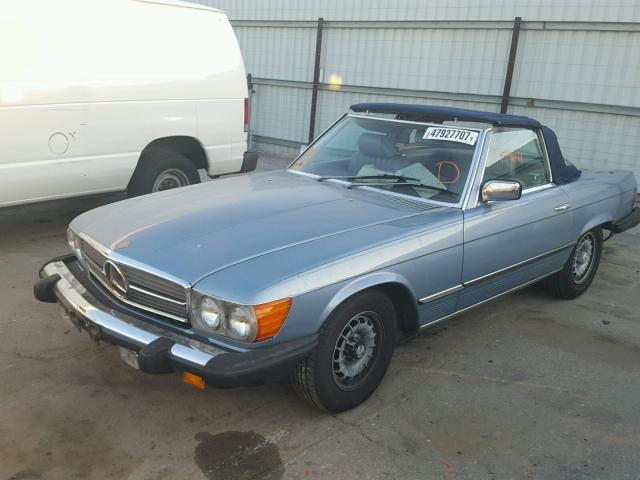 WDBBA45C2FA021398 - 1985 MERCEDES-BENZ 380 SL BLUE photo 2