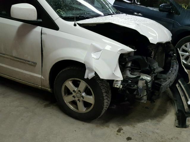 2D8HN54P58R142775 - 2008 DODGE GRAND CARA WHITE photo 9