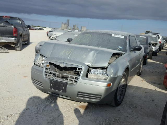 2C3KA43R26H367028 - 2006 CHRYSLER 300 SILVER photo 2