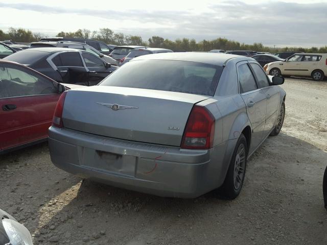 2C3KA43R26H367028 - 2006 CHRYSLER 300 SILVER photo 4