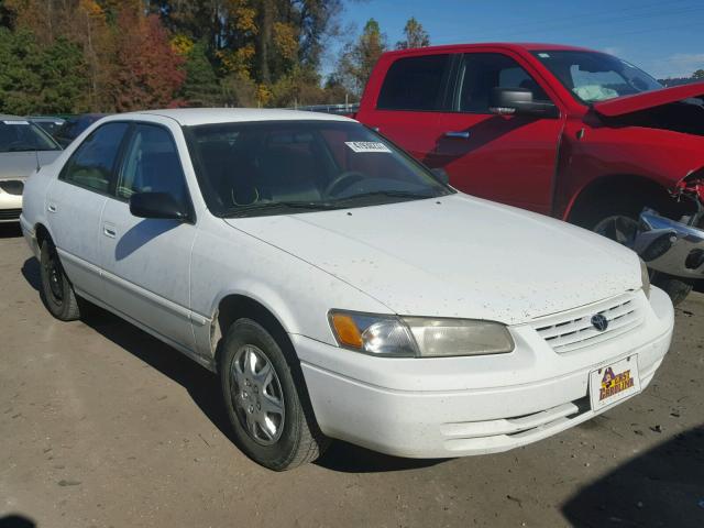 4T1BG22K6VU126471 - 1997 TOYOTA CAMRY CE WHITE photo 1