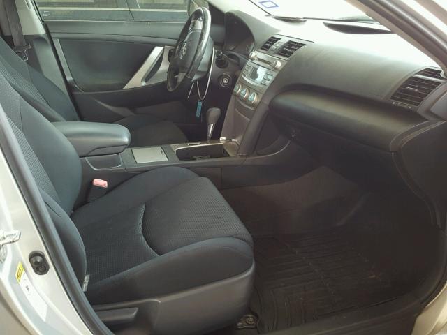 4T1BK46K39U088272 - 2009 TOYOTA CAMRY SE SILVER photo 5