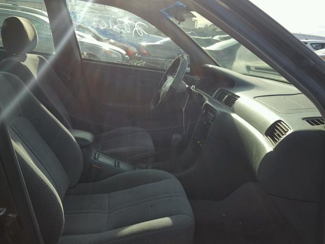 4T1BF22K4YU951206 - 2000 TOYOTA CAMRY LE ნაცრისფერი ფოტო 5