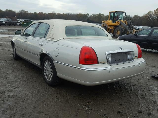 1LNHM81W14Y655876 - 2004 LINCOLN TOWN CAR E WHITE photo 3