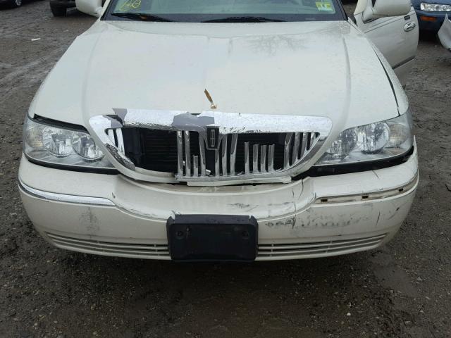 1LNHM81W14Y655876 - 2004 LINCOLN TOWN CAR E WHITE photo 7