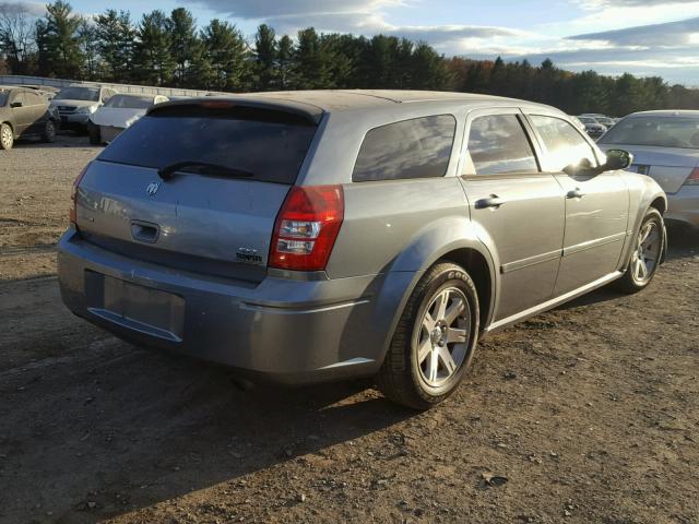 2D4FV47V16H357182 - 2006 DODGE MAGNUM SXT SILVER photo 4