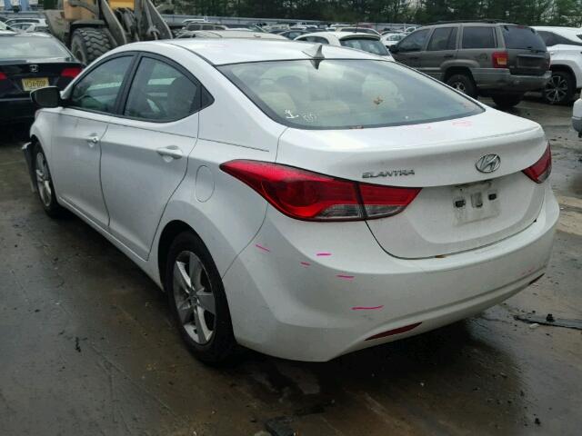 5NPDH4AE7DH434498 - 2013 HYUNDAI ELANTRA GL WHITE photo 3