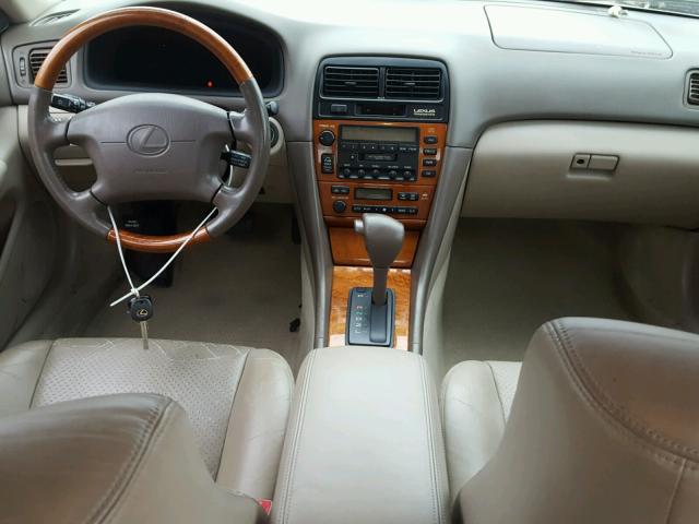 JT8BF28G510318894 - 2001 LEXUS ES 300 BEIGE photo 9