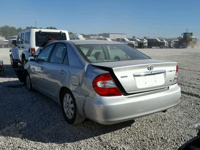 4T1BF32K12U524000 - 2002 TOYOTA CAMRY LE SILVER photo 3