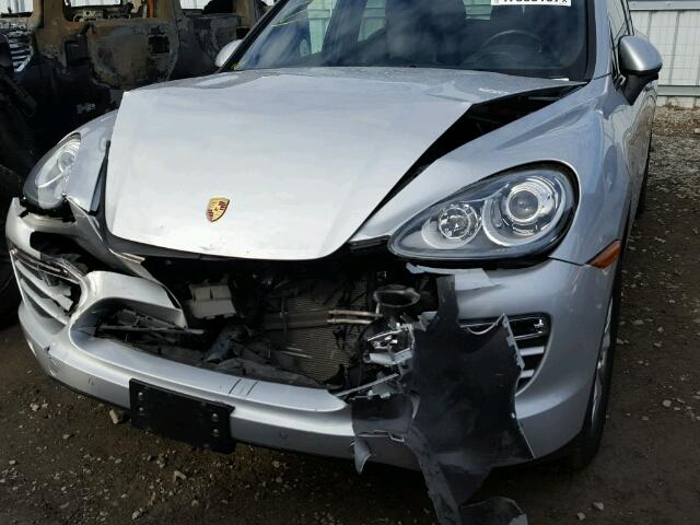 WP1AA2A24DLA00163 - 2013 PORSCHE CAYENNE SILVER photo 9