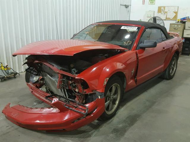 1ZVFT84N065107452 - 2006 FORD MUSTANG RED photo 2