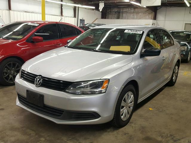 3VW2K7AJ3EM215280 - 2014 VOLKSWAGEN JETTA BASE 银色 照片 2