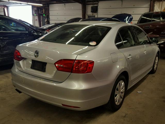 3VW2K7AJ3EM215280 - 2014 VOLKSWAGEN JETTA BASE 银色 照片 4