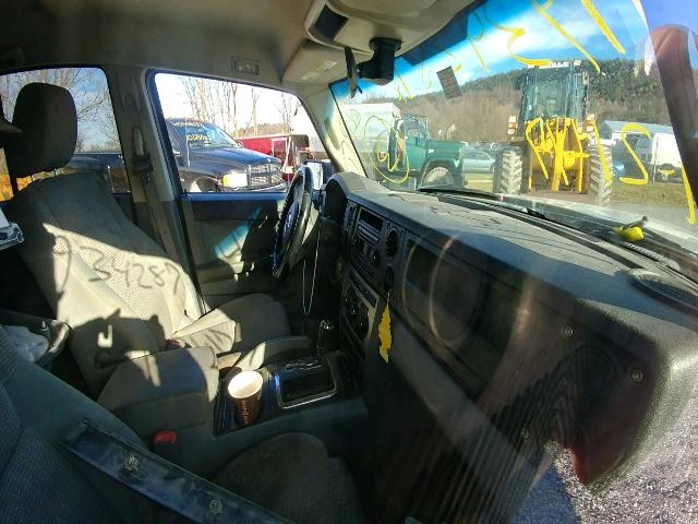 1J8HG48K36C235469 - 2006 JEEP COMMANDER SILVER photo 5