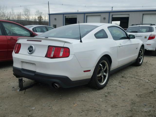 1ZVBP8CF0C5276833 - 2012 FORD MUSTANG GT WHITE photo 4