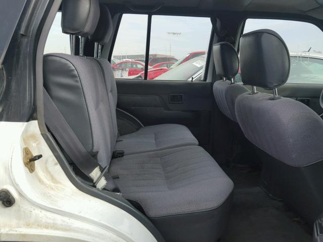 JN8HD17Y8SW074294 - 1995 NISSAN PATHFINDER WHITE photo 6