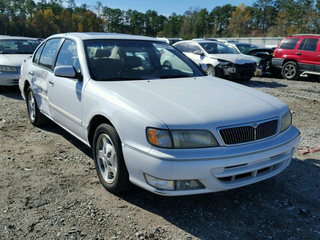 JNKCA21A4WT624368 - 1998 INFINITI I30 WHITE photo 1