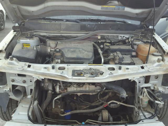 2CNDL23F156156675 - 2005 CHEVROLET EQUINOX LS SILVER photo 7