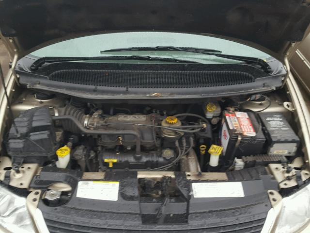 2C4GP24R23R272123 - 2003 CHRYSLER TOWN & COU TAN photo 7