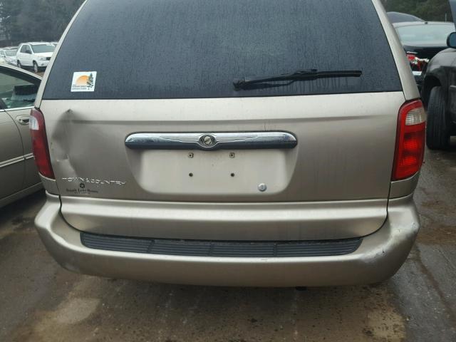 2C4GP24R23R272123 - 2003 CHRYSLER TOWN & COU TAN photo 9