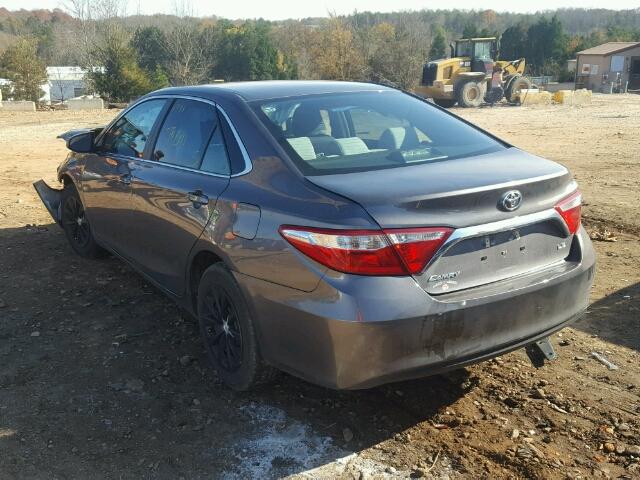 4T1BF1FK7HU703925 - 2017 TOYOTA CAMRY LE CHARCOAL photo 3