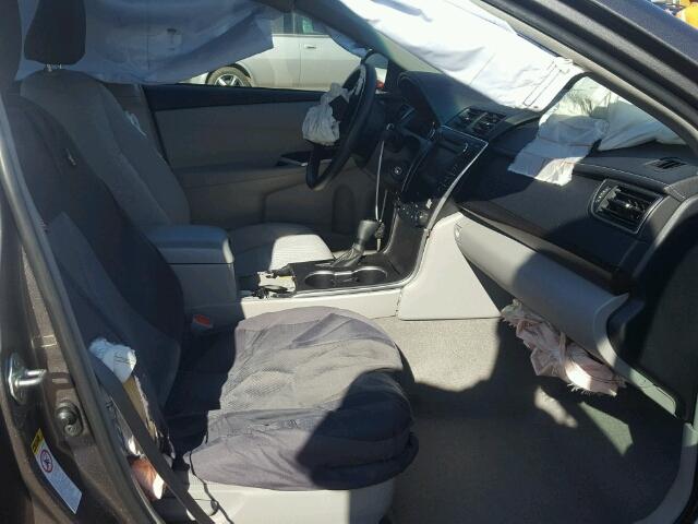 4T1BF1FK7HU703925 - 2017 TOYOTA CAMRY LE CHARCOAL photo 5