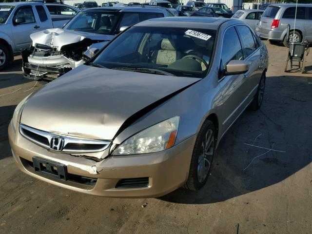 1HGCM56737A007193 - 2007 HONDA ACCORD EX GOLD photo 2