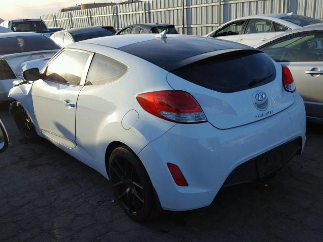 KMHTC6AD4CU079612 - 2012 HYUNDAI VELOSTER B WHITE photo 3