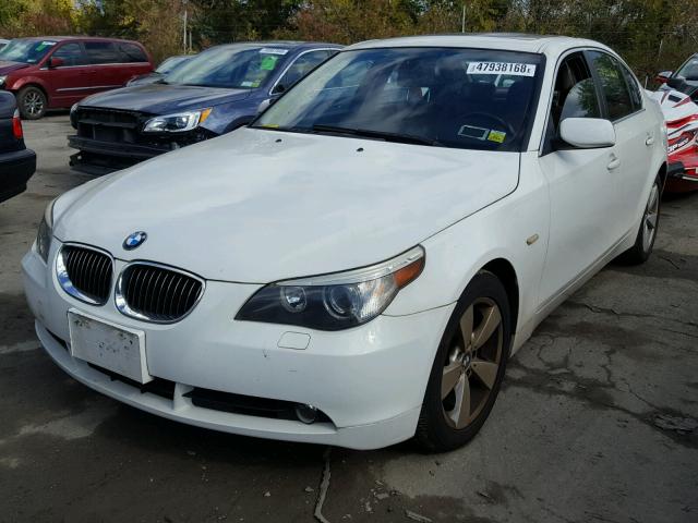 WBANF73546CU21339 - 2006 BMW 530 XI WHITE photo 2