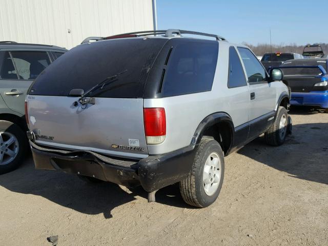 1GNCT18W7S2192180 - 1995 CHEVROLET BLAZER GRAY photo 4