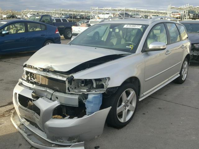 YV1MJ672192465505 - 2009 VOLVO V50 T5 SILVER photo 2