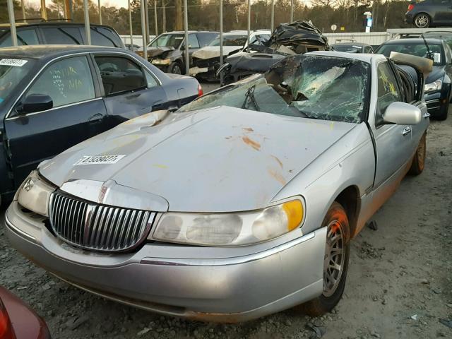 1LNHM82W9XY621946 - 1999 LINCOLN TOWN CAR S GRAY photo 2