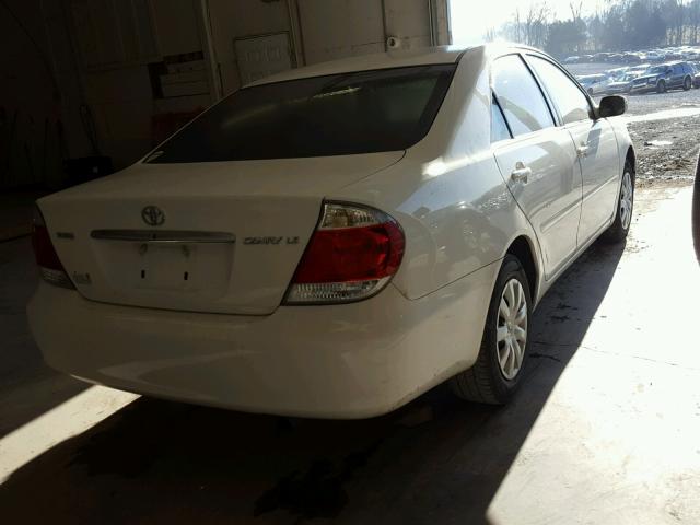 4T1BE32K85U431921 - 2005 TOYOTA CAMRY LE WHITE photo 4