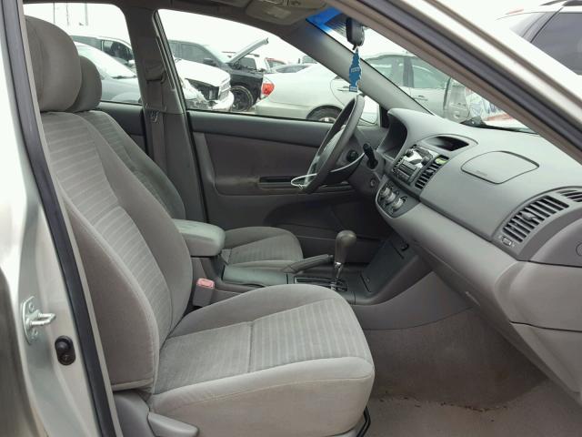 4T1BE32K55U405227 - 2005 TOYOTA CAMRY LE 银色 照片 5